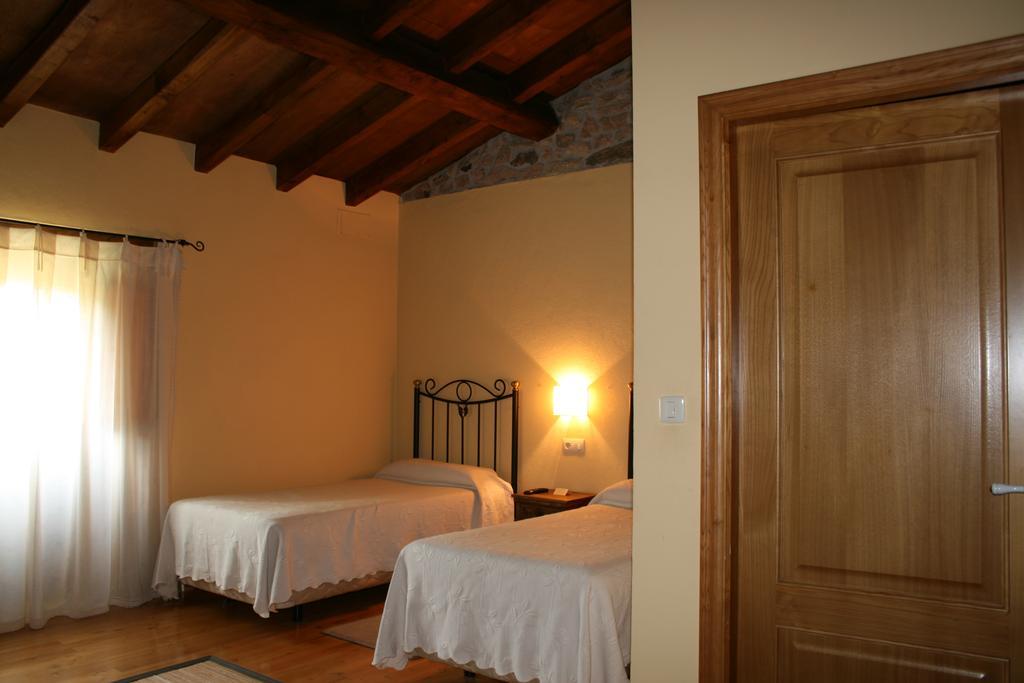 Rectoral De Goian Guest House Sarria Ruang foto